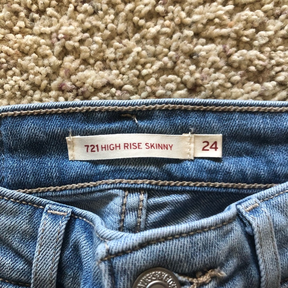 Women's Levi's Light Blue Wash Denim 721 High Rise Skinny Jeans; Size 24 - Picture 6 of 6